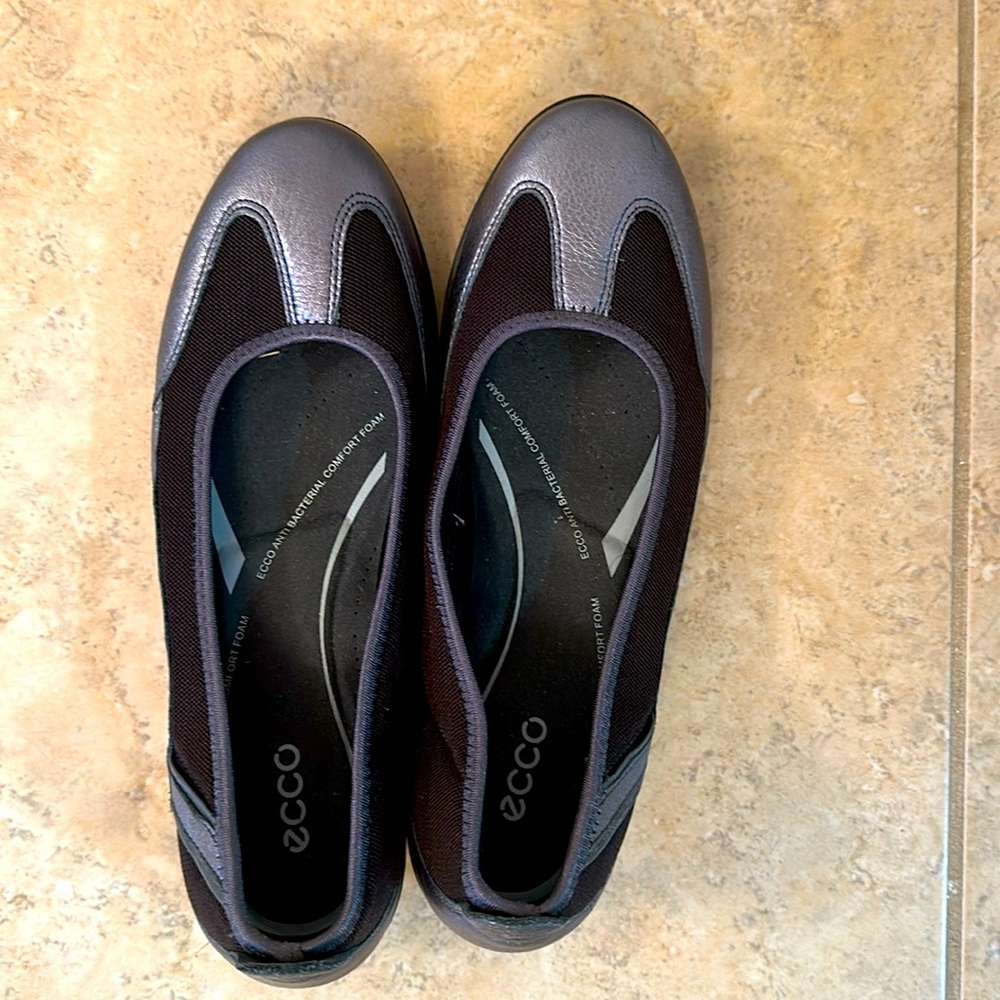Ecco Flats